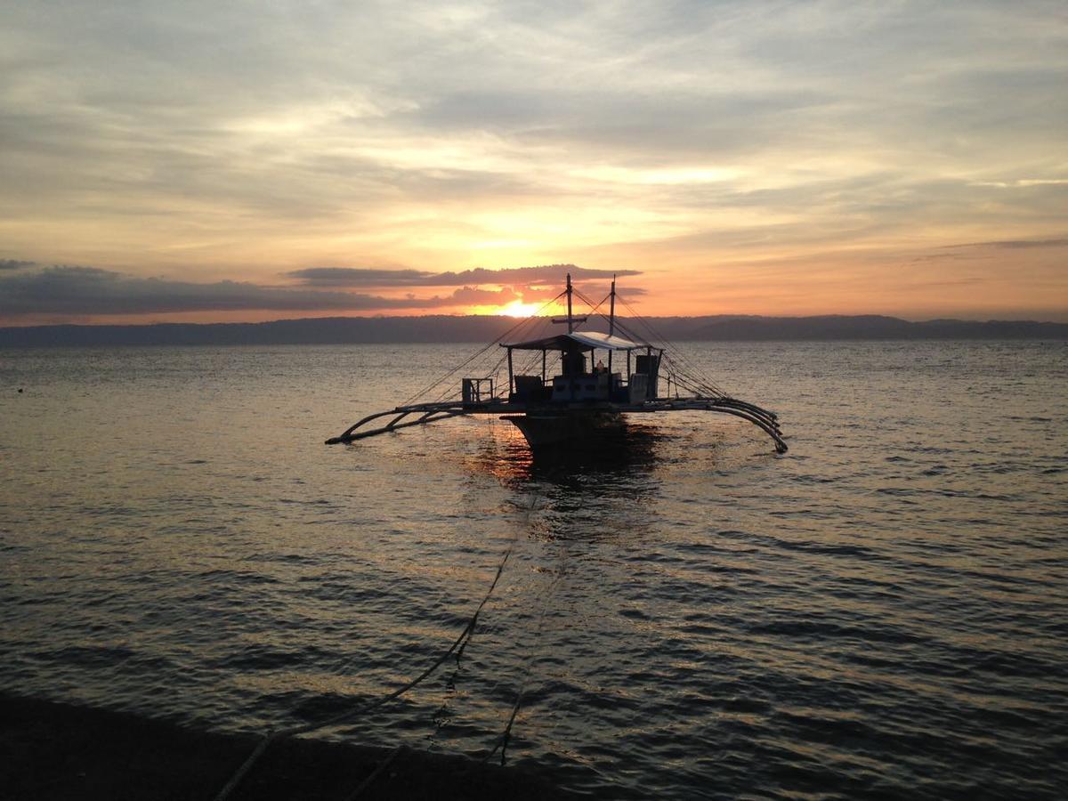 Loon Cabilao Sunset Dive & Beach Resort מראה חיצוני תמונה